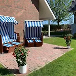 Moderne 3-zimmer Maisonettewohnung In Der By Interhome Lancken-Granitz