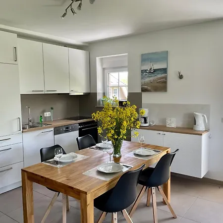Moderne 3-zimmer Maisonettewohnung In Der By Interhome Appartement Lancken-Granitz